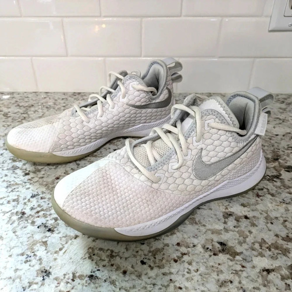 Nike LeBron Witness 3 Shoes in White Chrome size 8 Athletic Basketball Active - Picture 9 of 10
